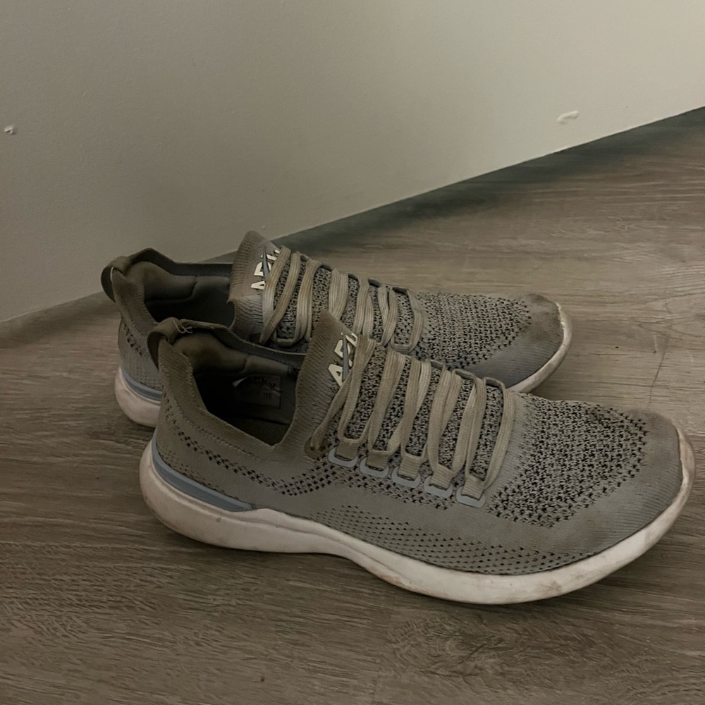 APL Womens TechLoom Breeze